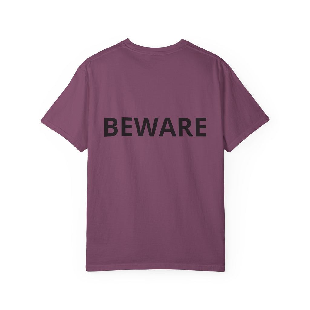 Latina Kiss Graphic T-Shirt — Bold Lip Print Tee (Back "BEWARE")