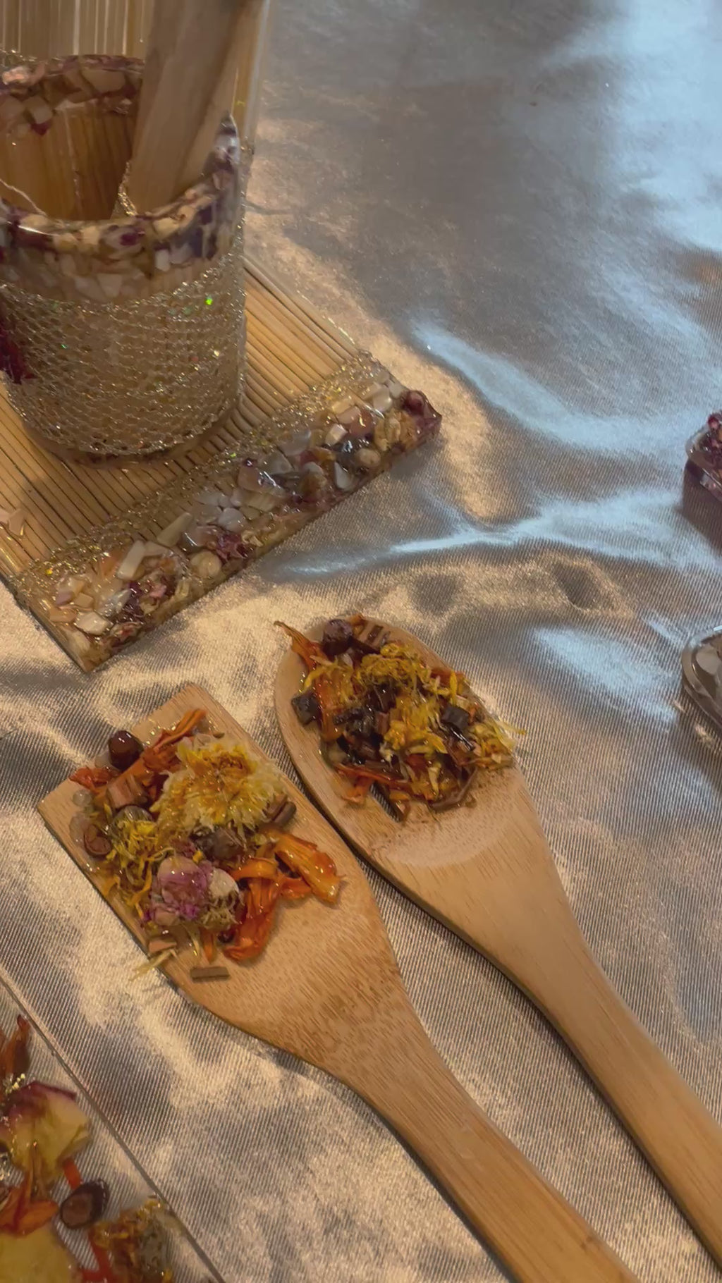 Handmade Resin Kitchen Decor | Dried Flowers & Shells – Artisan Epoxy Piece